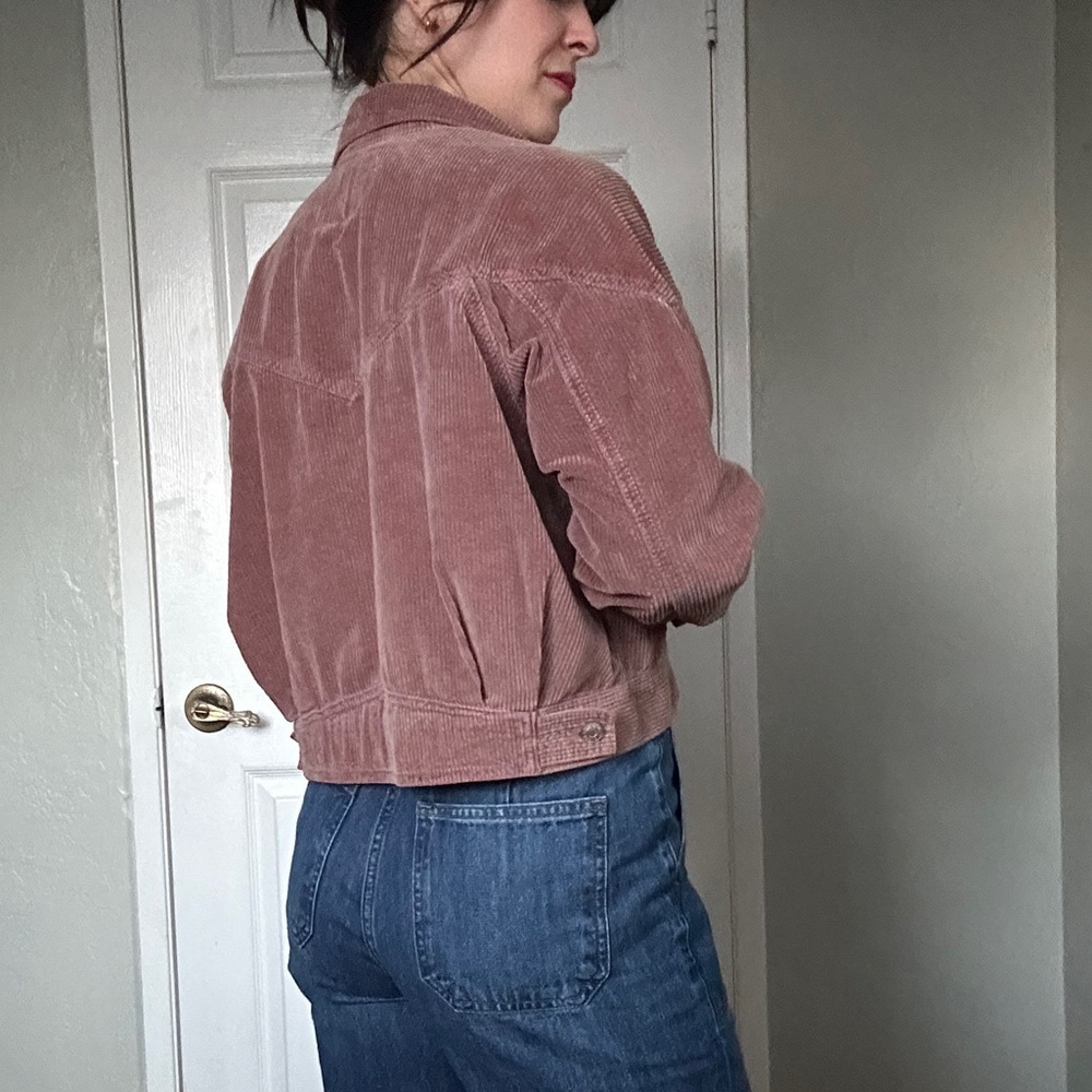 3/$20 American Eagle boxy corduroy mauve jacket, size XS - Picture 3 of 6